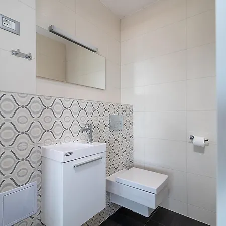 فيلة House تروغير
