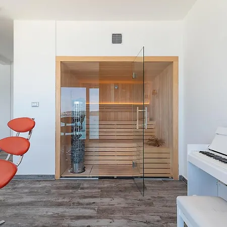فيلة House تروغير