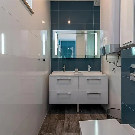 فيلة House تروغير