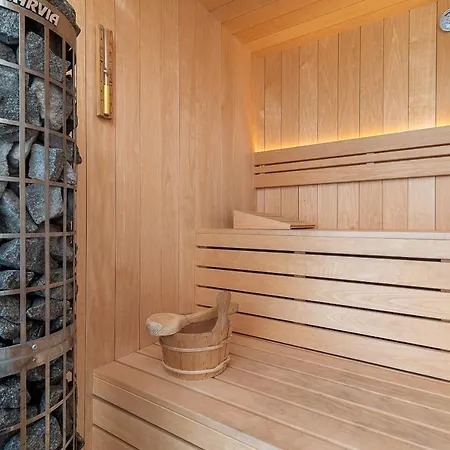 House تروغير
